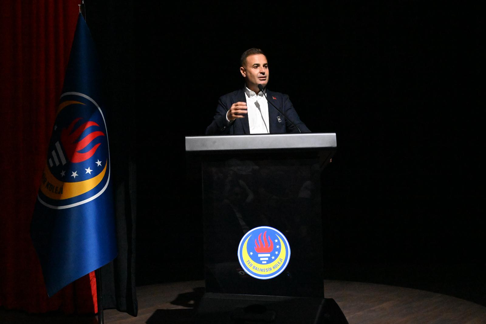 Akın “Atatürkçü, düşünen, sorgulayan bireyler yetişecek”