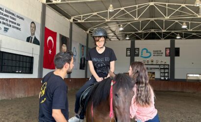 buyuksehir_65_ozel_bireyi_hipoterapiyle_bulusturdu_6