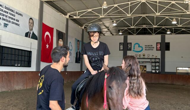 buyuksehir_65_ozel_bireyi_hipoterapiyle_bulusturdu_6