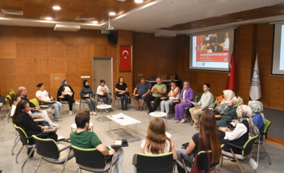 buyuksehirin_satir_arasi_kitap_kulubune_buyuk_ilgi_1