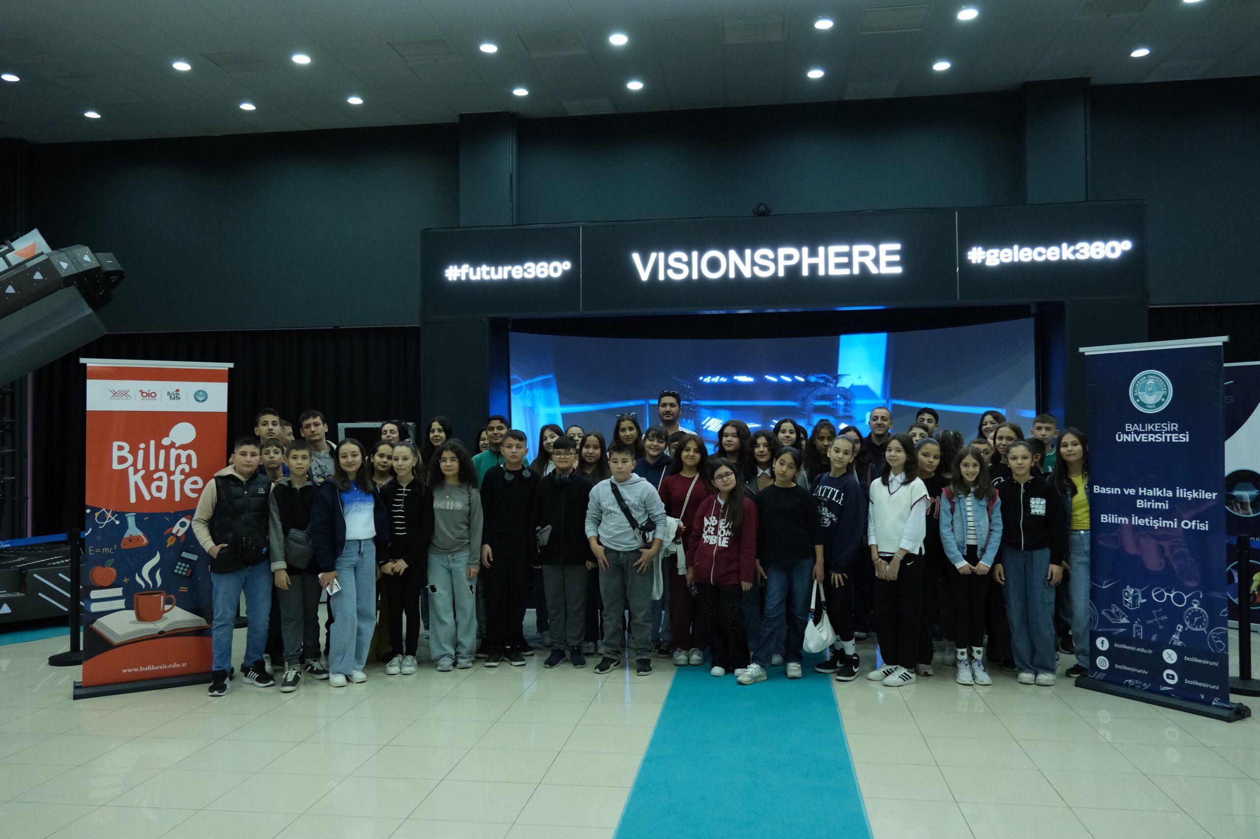 BAÜN’de, Bilim ve Teknoloji Dünyasına Yolculuk: Geleceğin Kaşifleri Türkiye’nin İlk  360° Simülasyon Merkezini Keşfetti