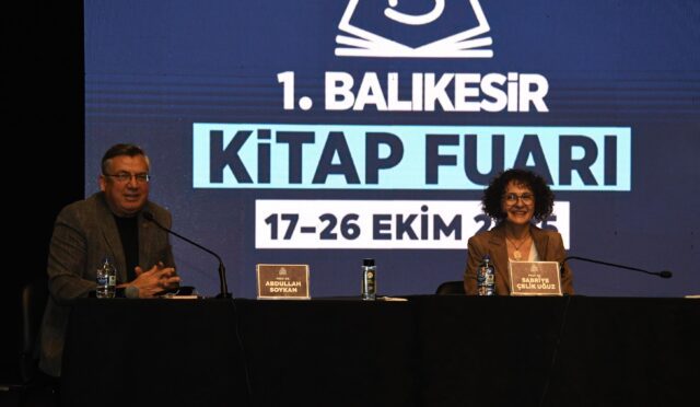 1.balikesir_kitap_fuari_yazarlari_okuyuculariyla_bulusturmaya_devam_ediyor_2