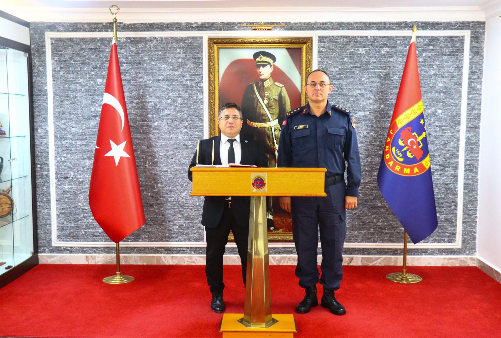 Rektör Oğurlu’dan İl Jandarma Komutanlığına Ziyaret