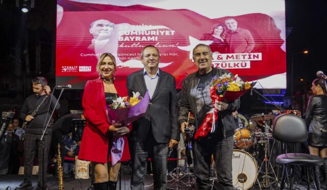 Ayvalık’ta Cumhuriyet’in 102. Yılı Coşkusu! (2)