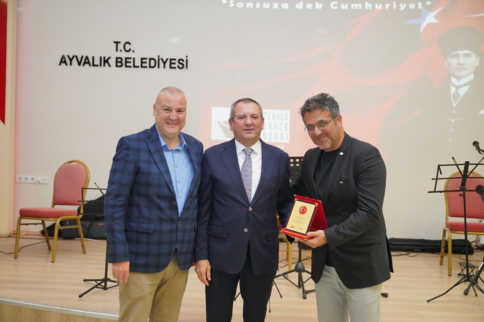 Cumhuriyet’in 102. yılı kapsamında, Ayvalık Atatürkçü Düşünce Derneği’nin ev sahipliğinde düzenlenen buluşma.