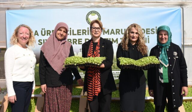 baskan_akin_destekliyor_kadin_ciftciler_topragin_bereketini_artiriyor_4
