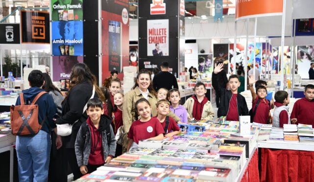 ogrencilerden_kitap_fuarina_tam_not_6