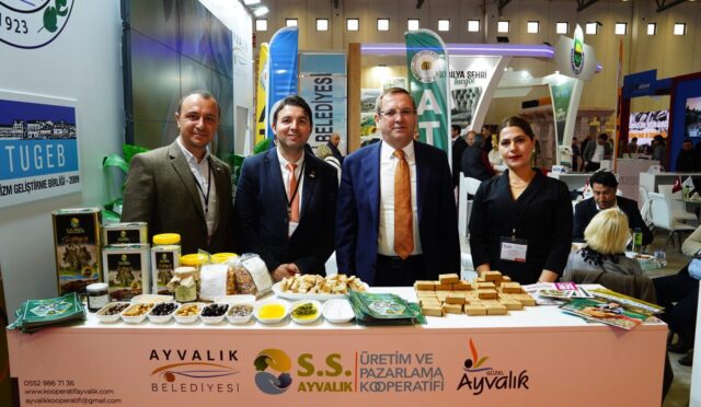02 Kooperatif zeytinyağıları fuarlarda her daim büyük ilgi görüyor