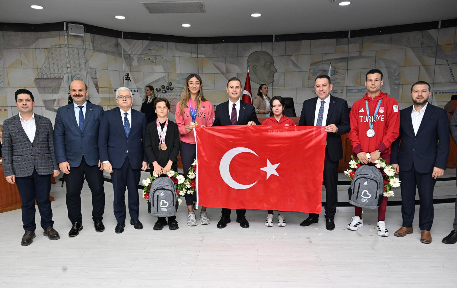 Başkan Akın Milli Sporcuları ağırladı