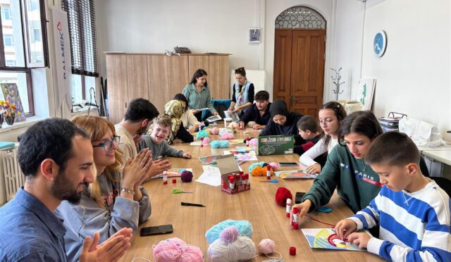 buyuksehir_ozel_gereksinimli_bireyleri_sanat_catisi_altinda_bulusturuyor_2