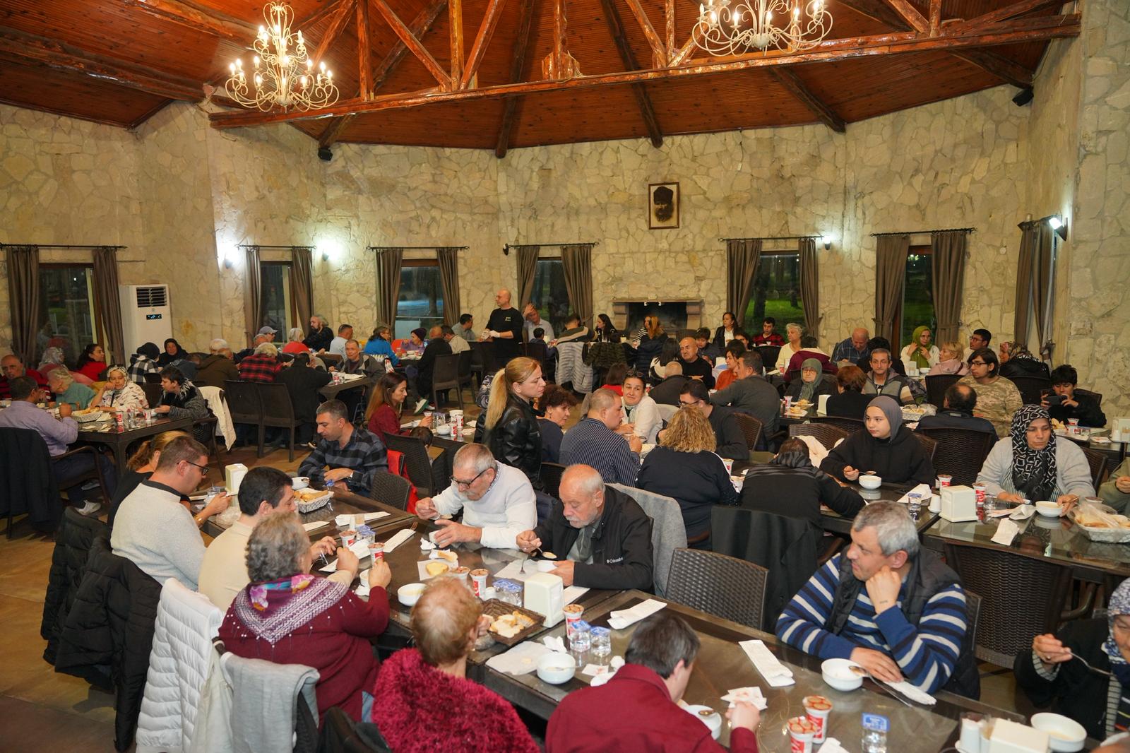 Ayvalık Belediyesi, 3 Aralık Dünya Engelliler Günü’nde Özel Bireylerle Bir Araya Geldi