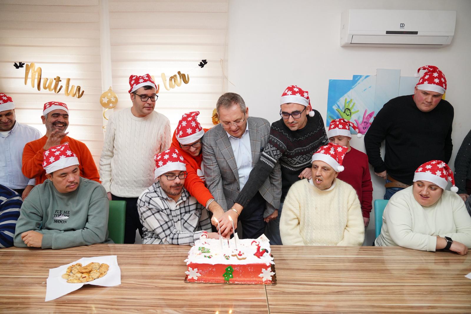 Biz hep yanınızdayız, Mutlu yıllar Özel ve Güzel Çocuklar