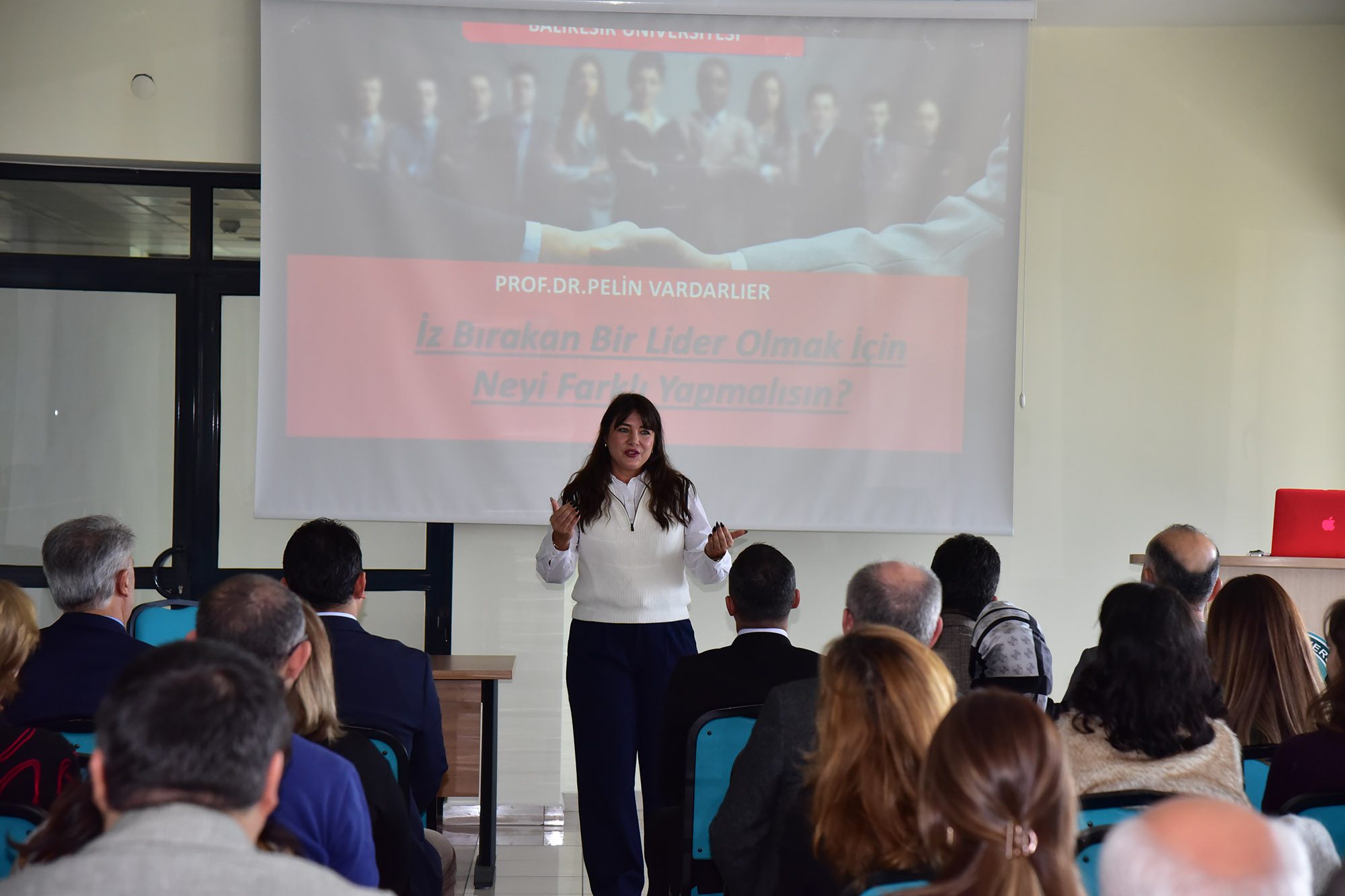 BAÜN’de İdari Yöneticilere Liderlik Eğitimi: Kurumsal Yetkinlikler Güçleniyor