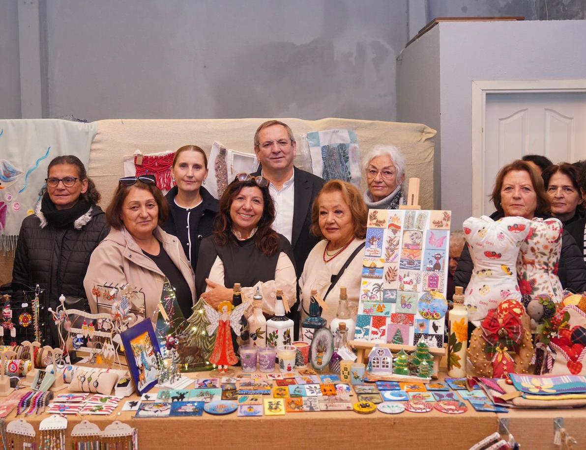 Ayvalıklı Kadınlar Mahalleevleri’nde Üretiyor, Aile Bütçesine Katkı Sağlıyor