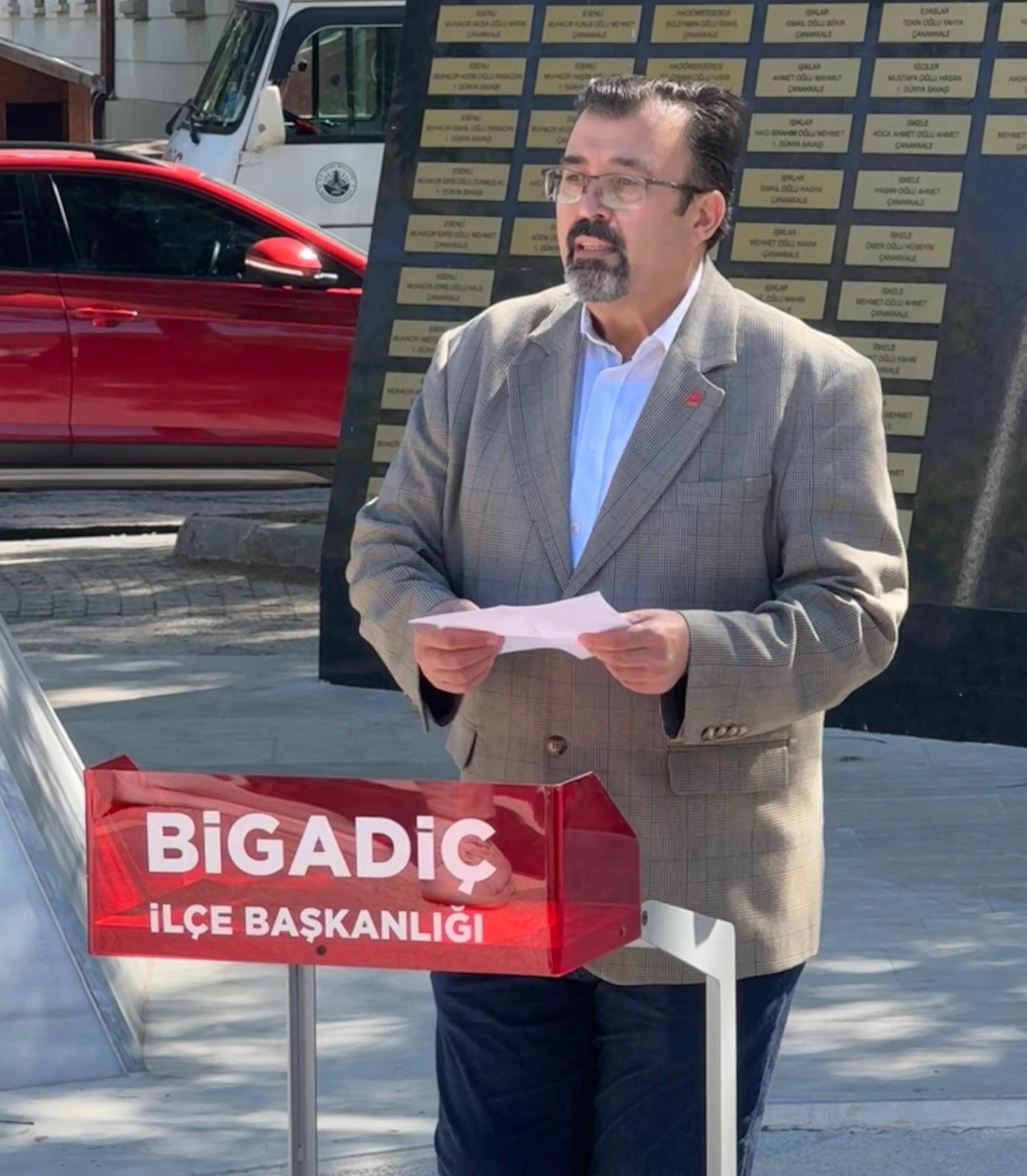 Türker Yılmaz: Bigadiç’te Şap Hastalığı Üreticiyi Yalnız Bıraktı