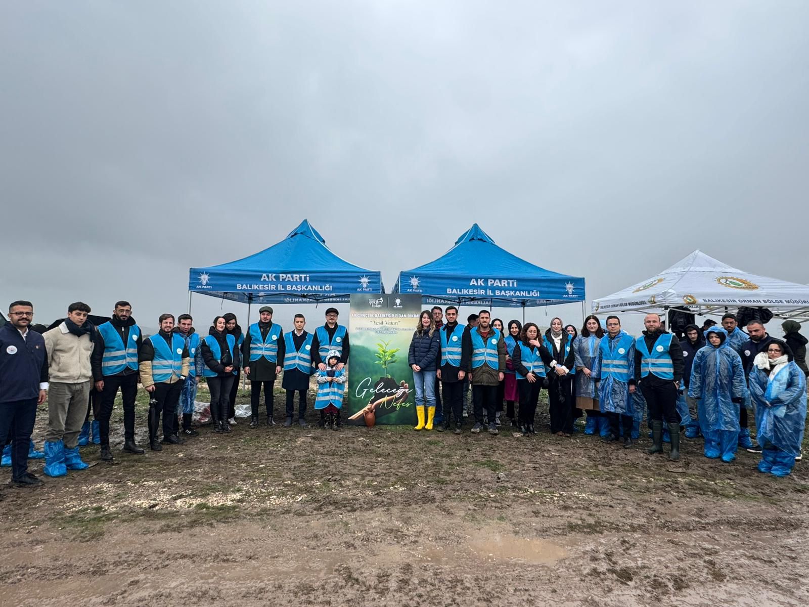 Balıkesir AK Gençlik’ten Fidan Dikim Seferberliği