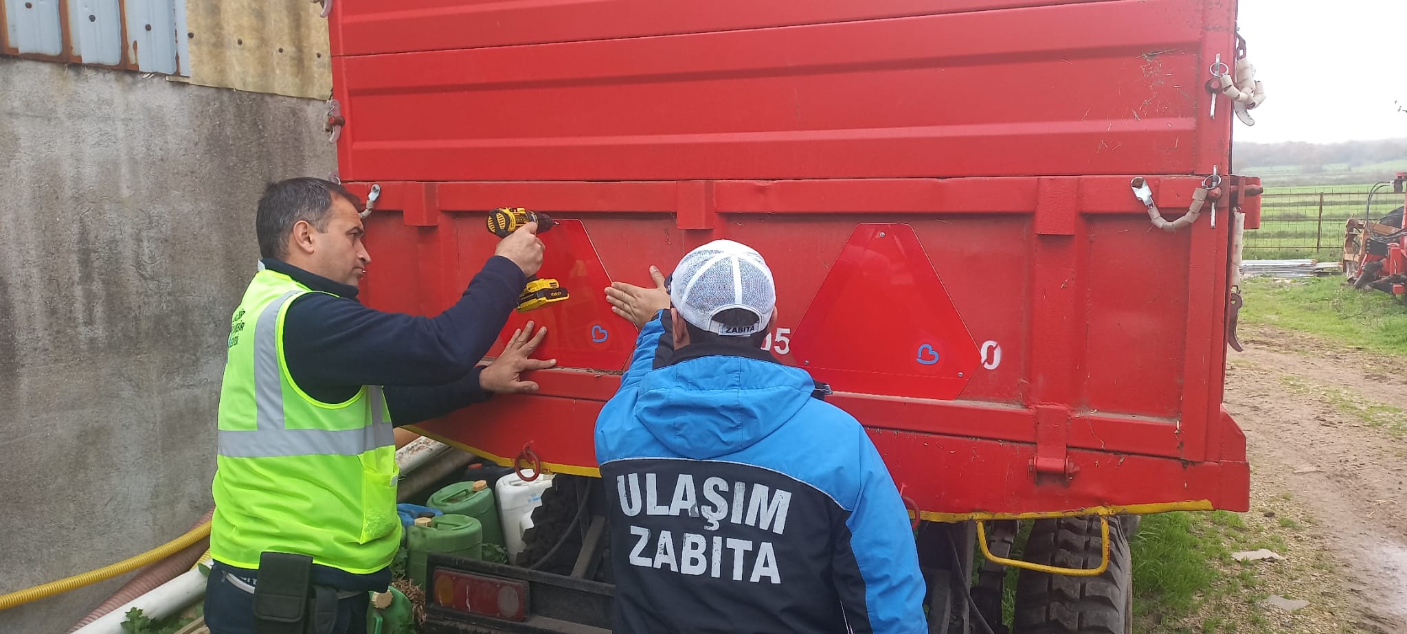 Büyükşehirden Gönen’de reflektör desteği