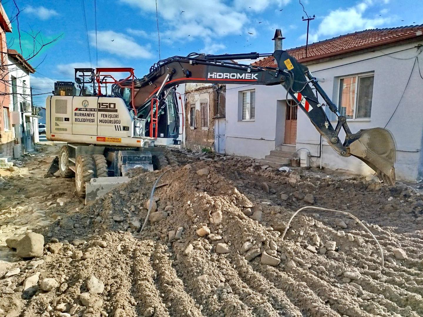 BURHANİYE’DE SAHA ÇALIŞMALARI ARALIKSIZ SÜRÜYOR