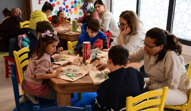 ahmet_akin_ogrencileri_unutmadi_yariyil_etkinlikleri_yuzleri_guldurdu_11