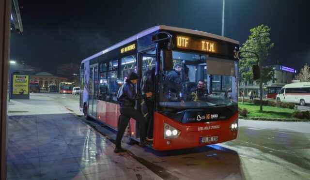 ahmet_akin_universite_ogrencileri_icin_ulasim_standartlarini_artirdi_1