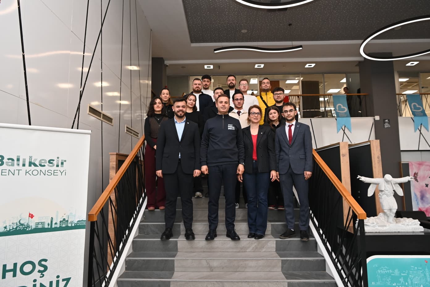 Akın, Balıkesir için gençlerle el ele