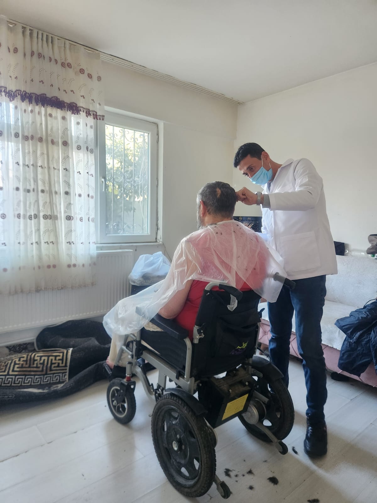 Yakın Berber uygulaması ilçe ilçe dolaşarak hizmete devam ediyor