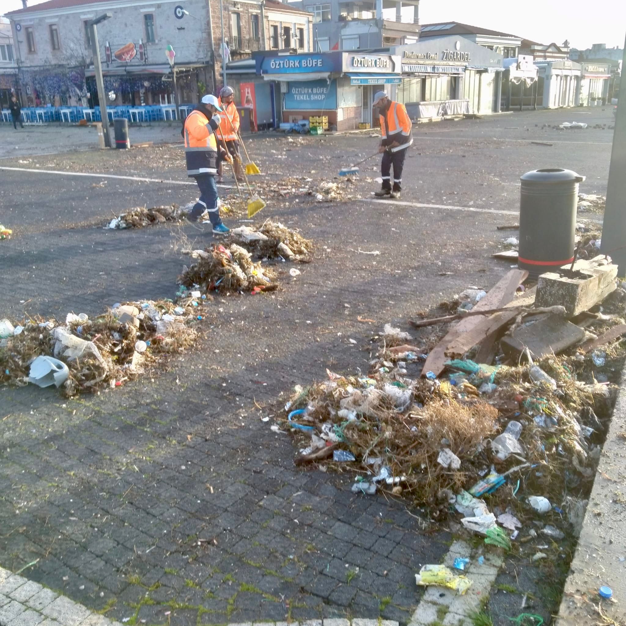 Ayvalık’ta Lodos Alarmı: Ekipler Sahada, Çalışmalar Aralıksız Sürüyor