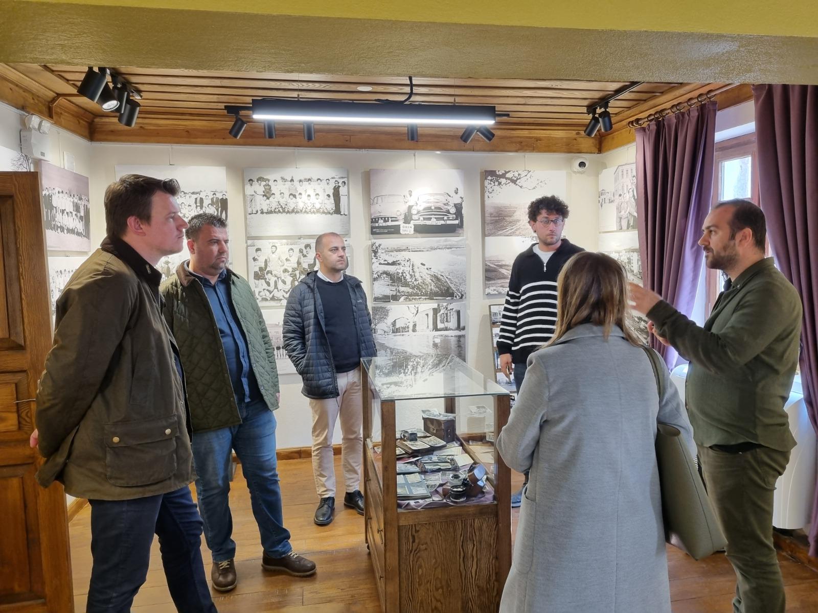 Ayvalık Alan Başkanlığı Ekibinden Burhaniye Kent Arşivi’ne Ziyaret