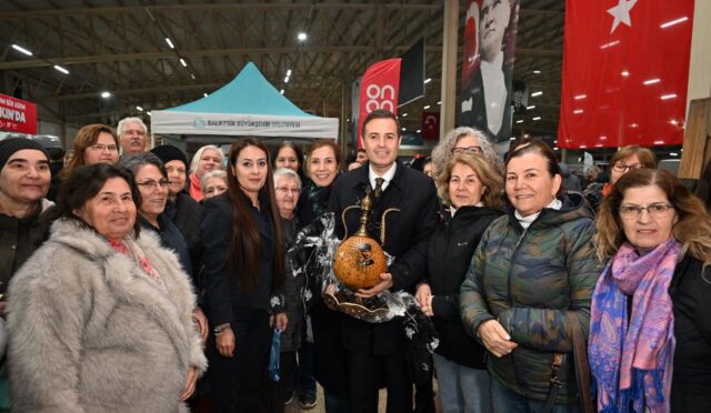 ahmet_akin_susurluklu_hemsehrileriyle_ayni_sofrada_bulustu_7