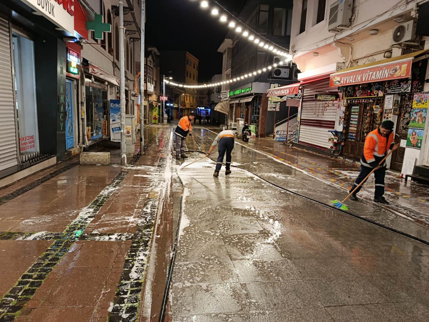 Ayvalık’ta Bayram Öncesi Temizlik Seferberliği