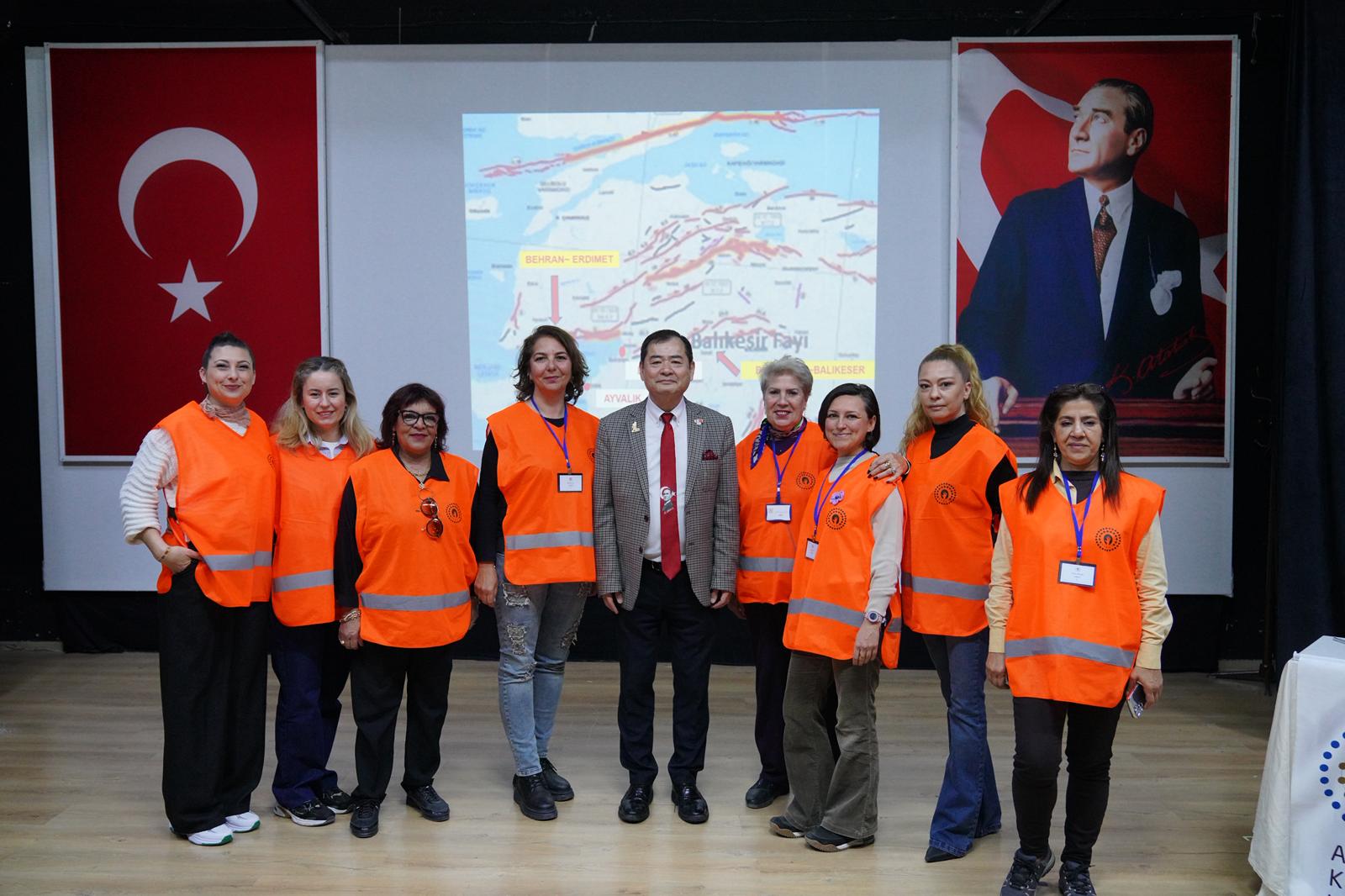 Deprem Uzmanı Moriwaki Ayvalık’ta Uyardı: “Yapı ve Zemin Güvenliği Hayat Kurtarır