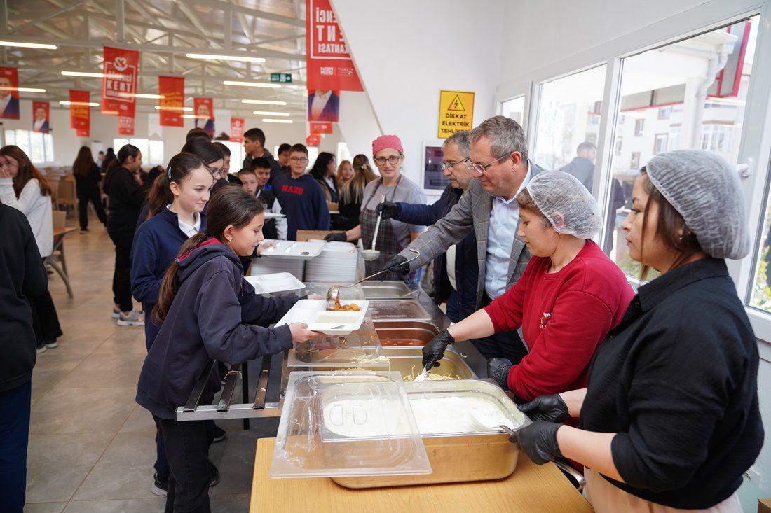 Ayvalık Belediye Başkanı Mesut Ergin, 2025 yılında yaşama geçirilen projeleri anlattı.