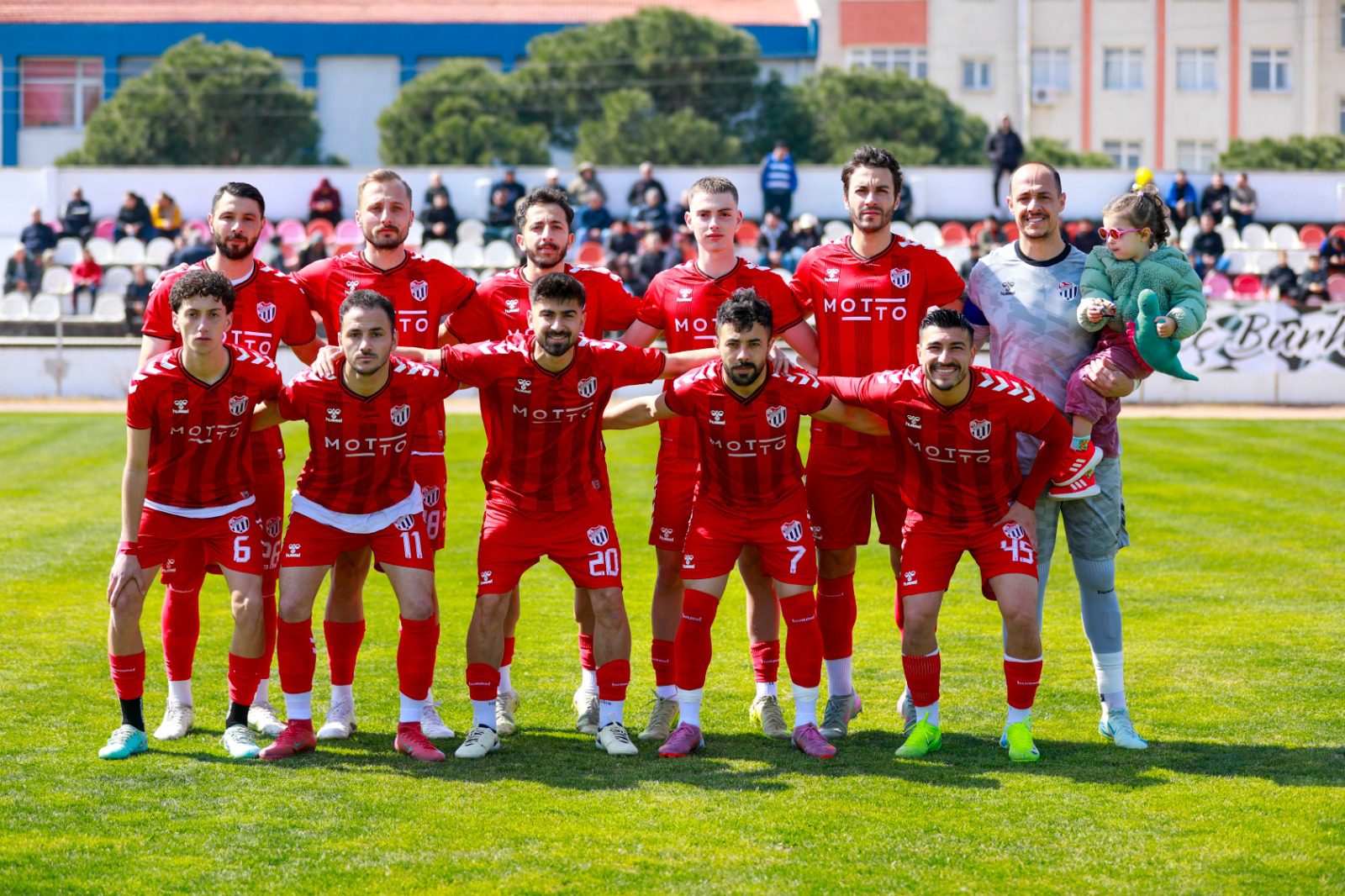 ZİRVENİN TEK SAHİBİ BURHANİYE BELEDİYESPOR