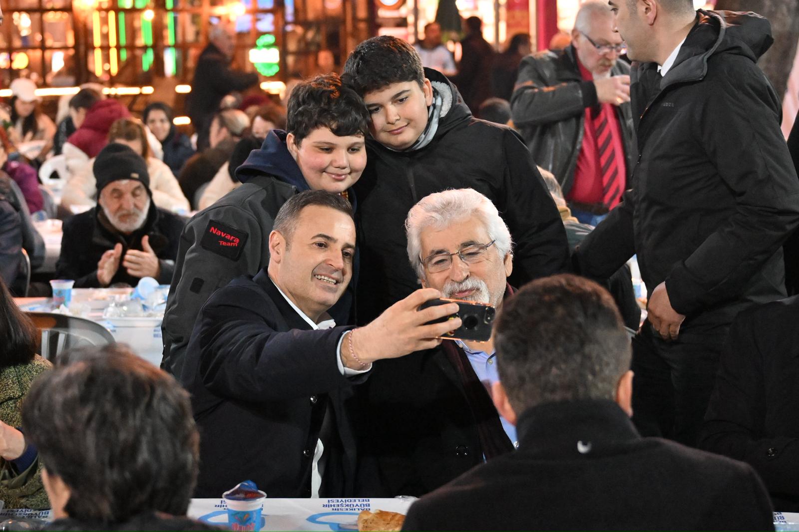 Akın, Erdekli hemşehrileriyle iftar sofrasında buluştu