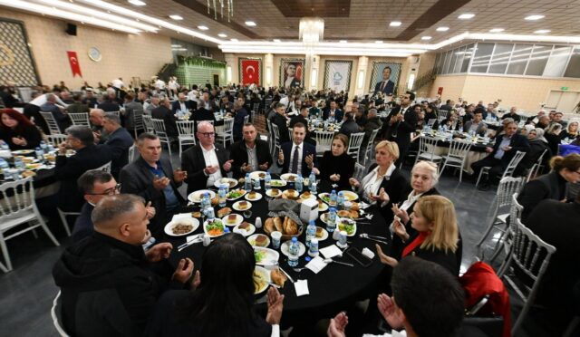 akin_muhtarlarla_iftarda_bir_araya_geldi_1