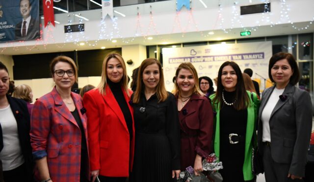 balikesirde_kadinlar_gunu_buyuksehirin_etkinlikleriyle_renklendi_18