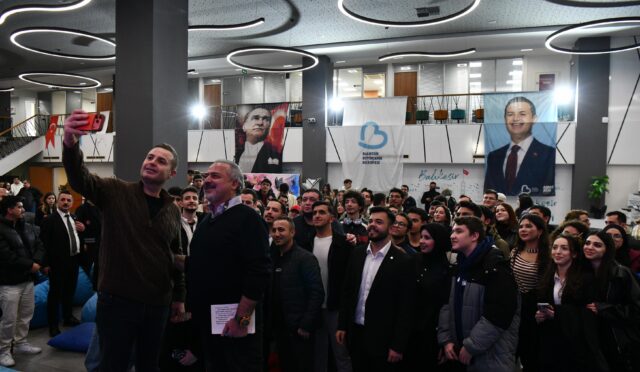 baskan_akin_genclerle_balikesirin_yarinini_konustu_9