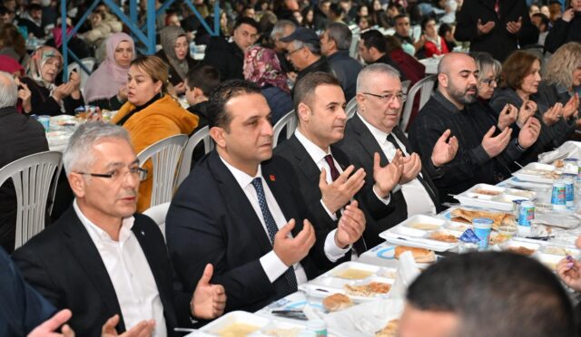 buyuksehirin_bereket_sofrasi_edremitte_kuruldu_3
