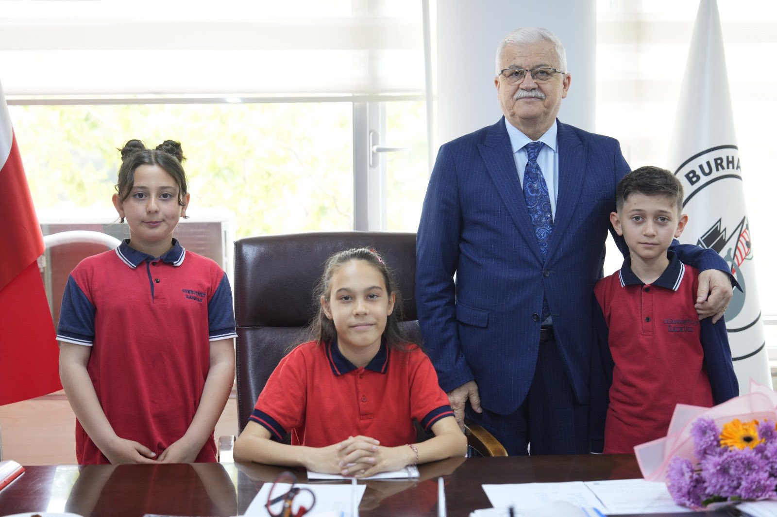 23 NİSAN’DA KOLTUK ÇOCUKLARA EMANET