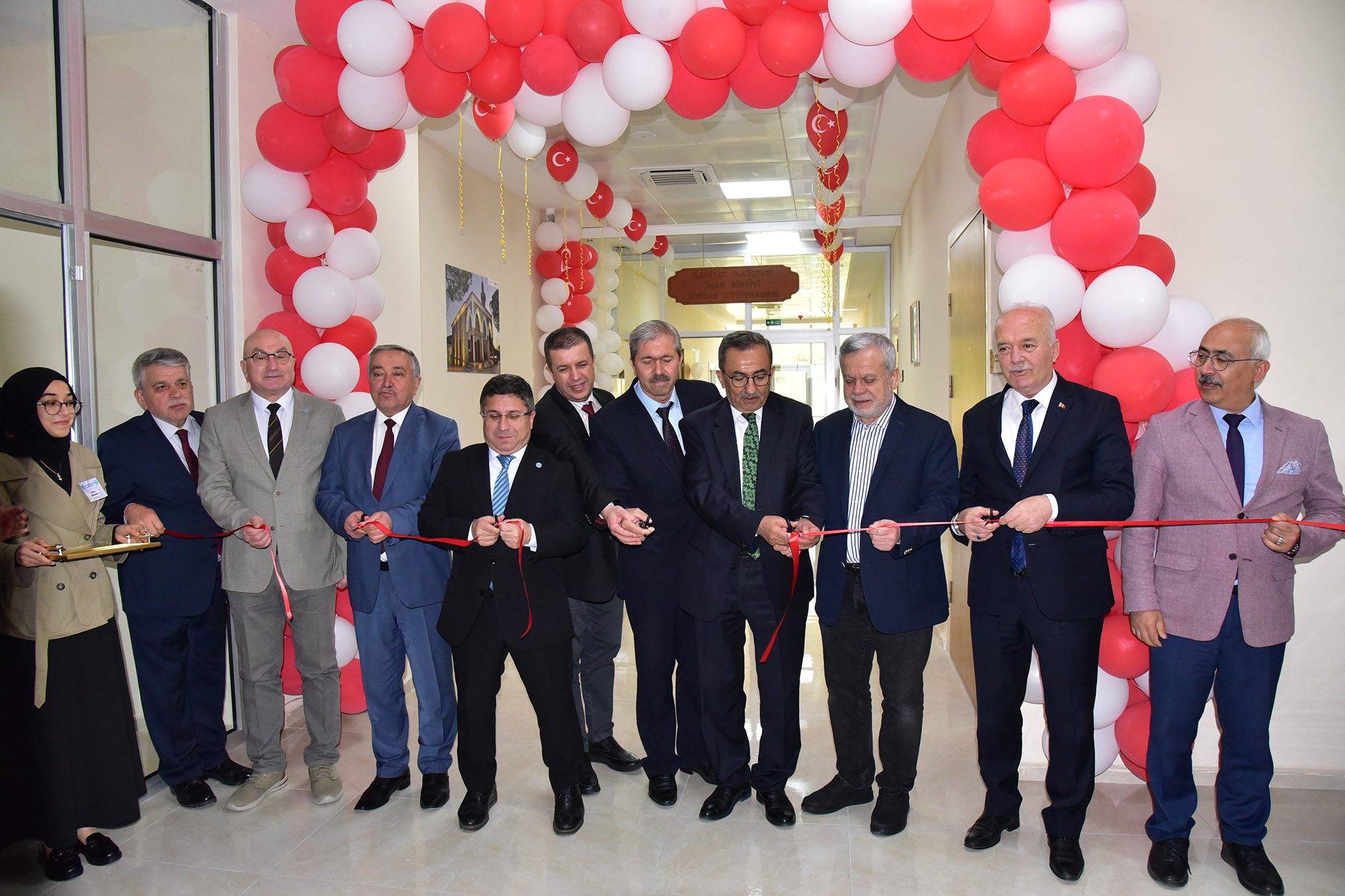 Balıkesir Üniversitesi İlahiyat Fakültesinde Şehrin Sanat, Kültür ve Maneviyatına Değer Katan Açılışlar
