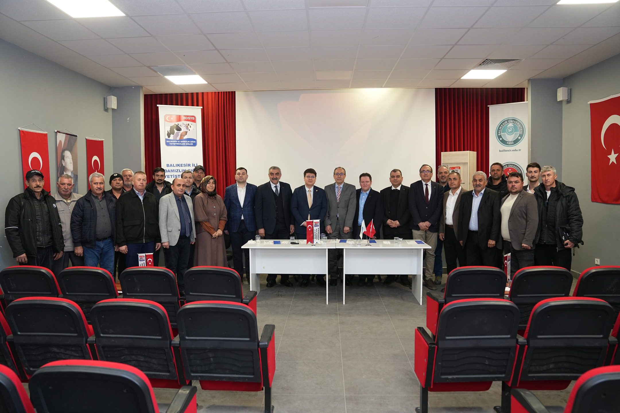 BAÜN Veteriner Fakültesi ve Damızlık Sığır Yetiştiricileri Birliği İş Birliğiyle Balya’da Örnek Etkinlik Akademisyenler ve Yetiştiriciler Buluştu