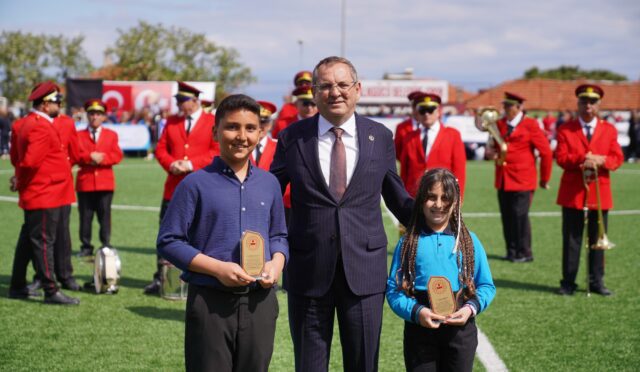 AYVALIK’TA 23 NİSAN COŞKUSU (5)