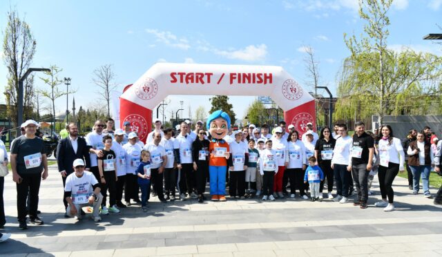 balikesirde_adimlar_otizm_farkindaligi_icin_atildi_8