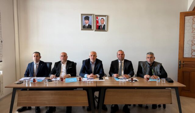 baskan_ahmet_akinin_yonetim_anlayisi_muhtarlarla_guclu_bir_bag_kuruyor_2