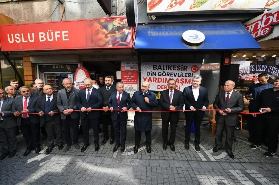 BALIKESİR DİN GÖREVLİLERİ DERNEĞİ YENİ BİNASI HİZMETE AÇILDI