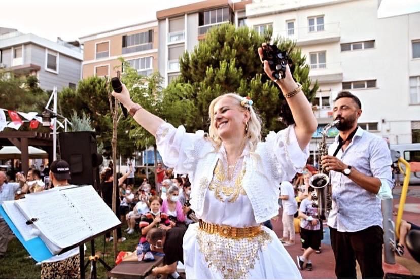 AYVALIK’TA BAHAR COŞKUSU: TEFERİÇ ŞENLİKLERİ BAŞLIYOR