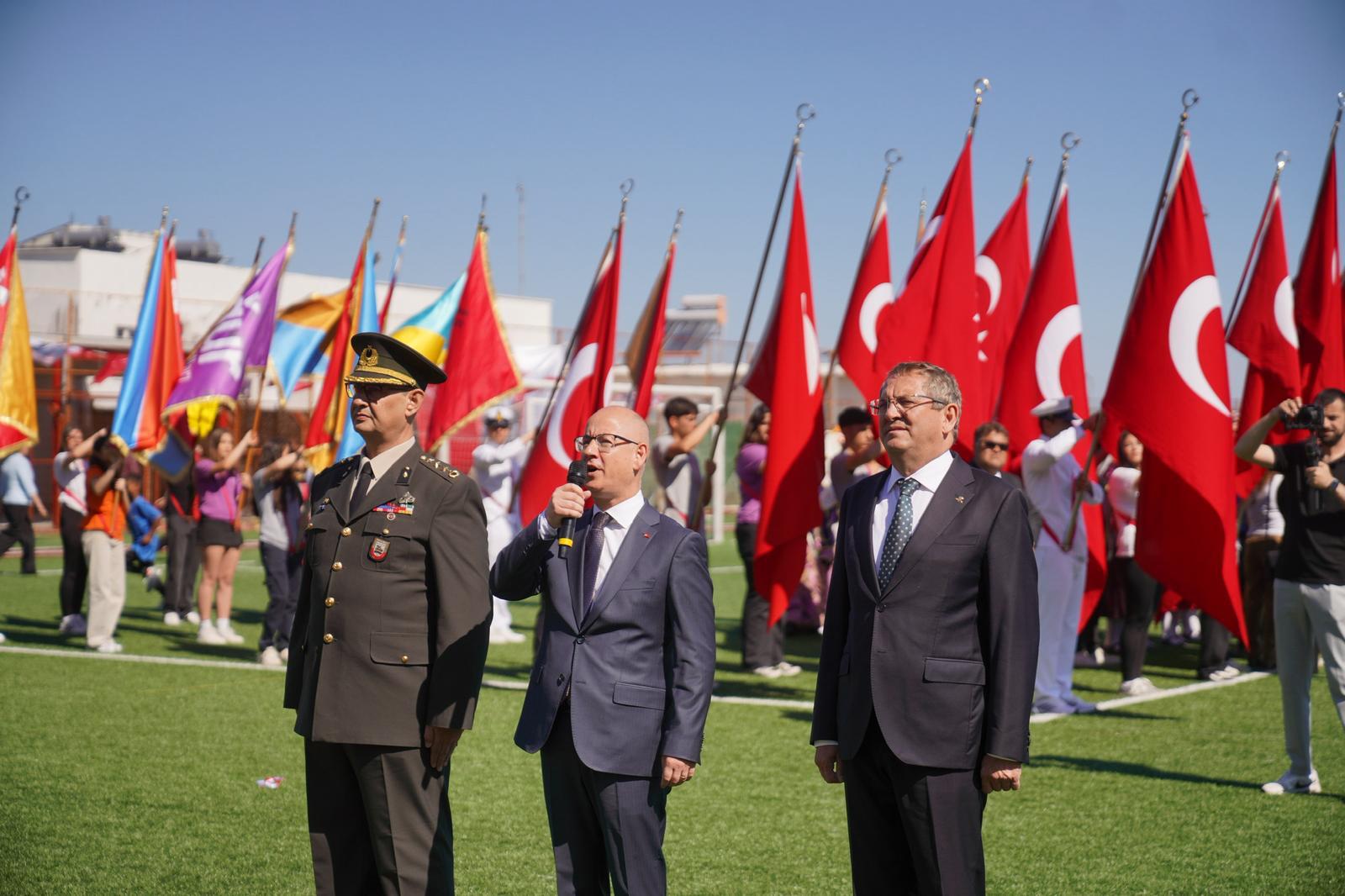 AYVALIK’TA 19 MAYIS COŞKUSU