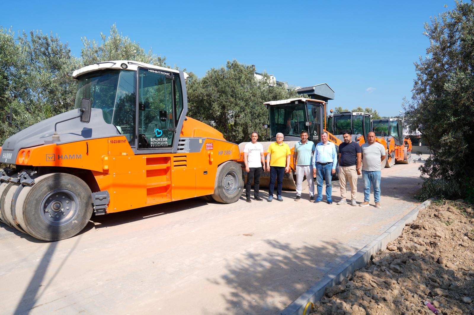 BAŞKAN DEVECİLER BÜYÜKŞEHİR BELEDİYESİ TARAFINDAN BAŞLATILAN PELİTKÖY SAHİL YOLU ÇALIŞMALARINI YERİNDE İNCELEDİ