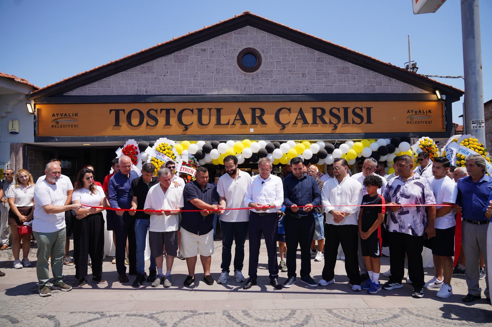 TARİHİ AYVALIK TOSTÇULAR ÇARŞISI’NDA ÖRNEK BİR İŞ BİRLİĞİ