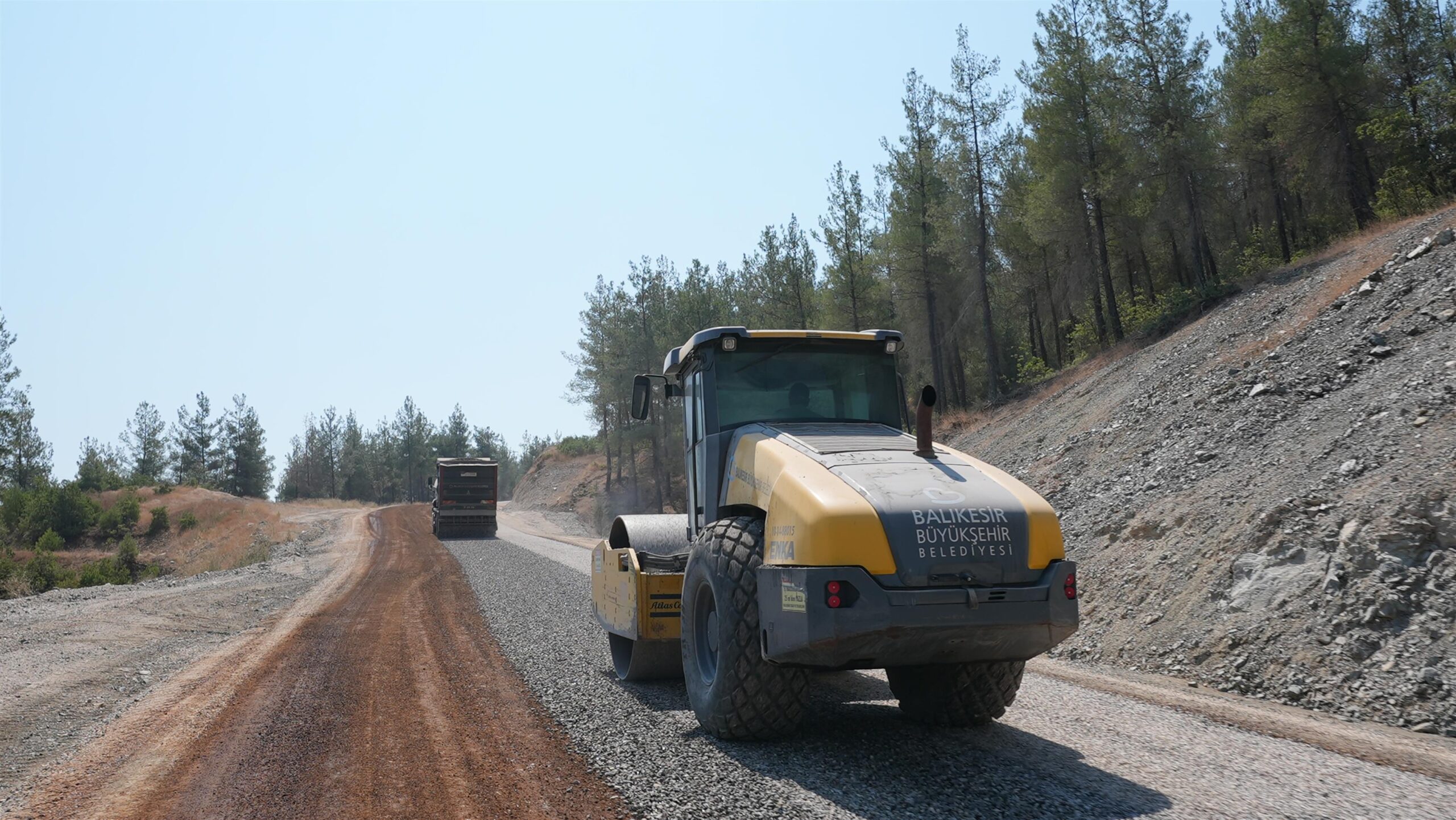 Dursunbey’de Başkan Akın’ın Söz Verdiği Yol Tamamlandı